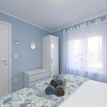Mjesto Gdje Pocinje Savrsen Odmor Udobna Kuca Za Nezaboravne Dane Ispunjene Mirom I Srecom Zadar