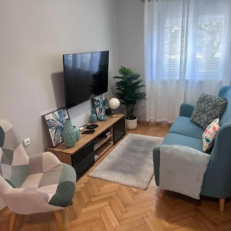 Mjesto Gdje Pocinje Savrsen Odmor Udobna Kuca Za Nezaboravne Dane Ispunjene Mirom I Srecom Zadar